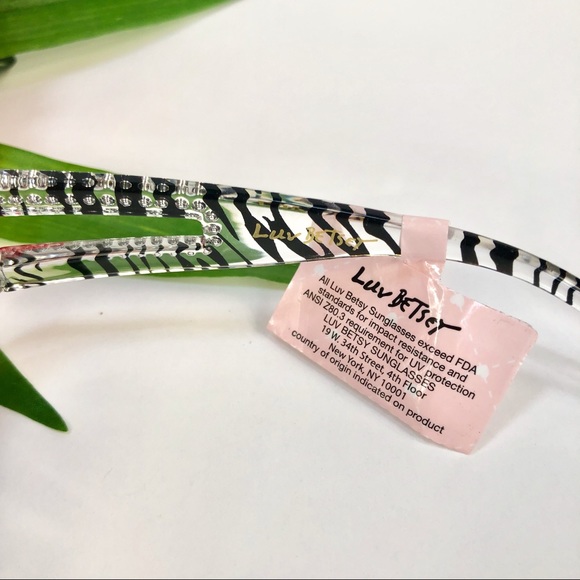 💋 Luv Betsy Animal Print Sunglasses - Picture 8 of 8